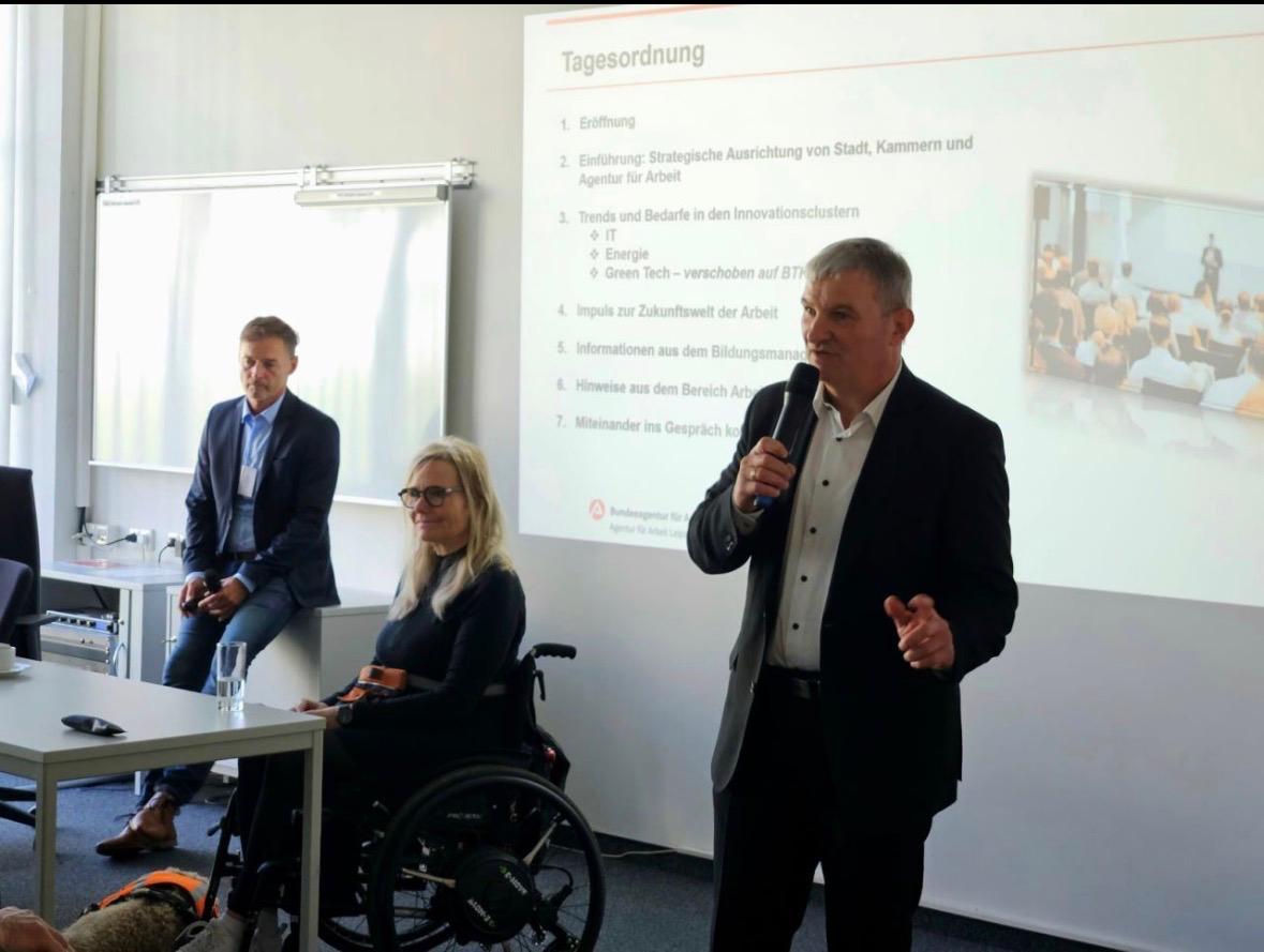 Gastgeber der Konferenz